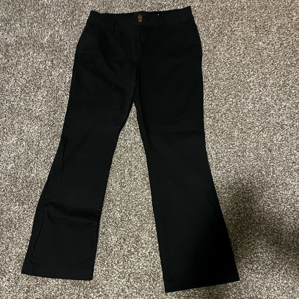 Maurices- women’s pants size 10/short. Like new!
